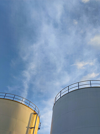 OIL REFINING - middle pic